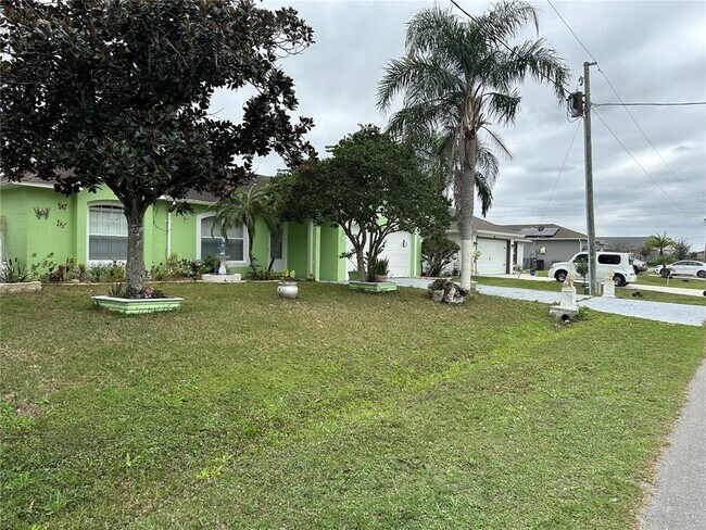 Building Photo - 304 Alegriano Ct