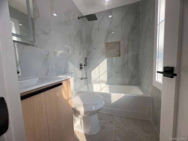 Foto del edificio - 214-31 39th Ave