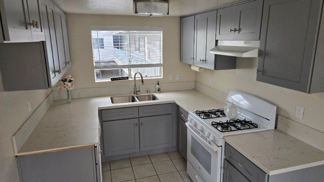 Foto del edificio - 4446 W 136th St