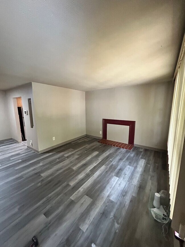 Foto del edificio - Beautiful brick 2 bed in Greendale