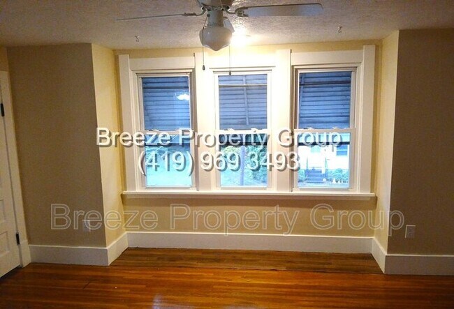 Building Photo - 547 Austin St