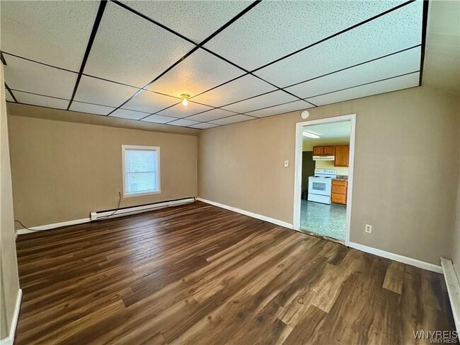 Building Photo - 341 Upper Front Ave