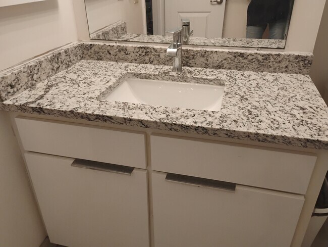 Foto del edificio - 6035 Sea Ranch Dr