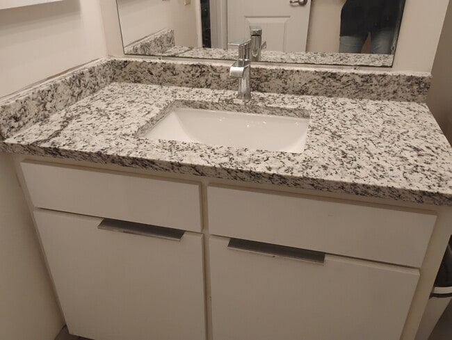 Building Photo - 6035 Sea Ranch Dr