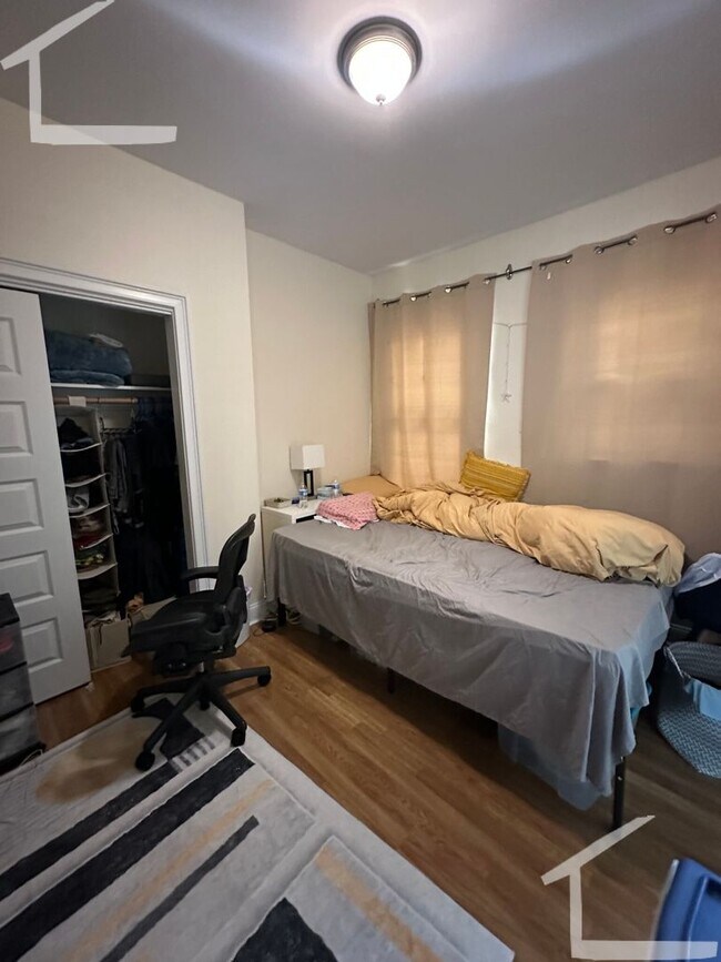 Foto del edificio - Renovated 2-Bed, 2-Bath in Allston | Steps...