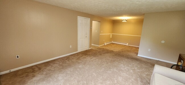 Building Photo - 1178 Middle Turnpike W
