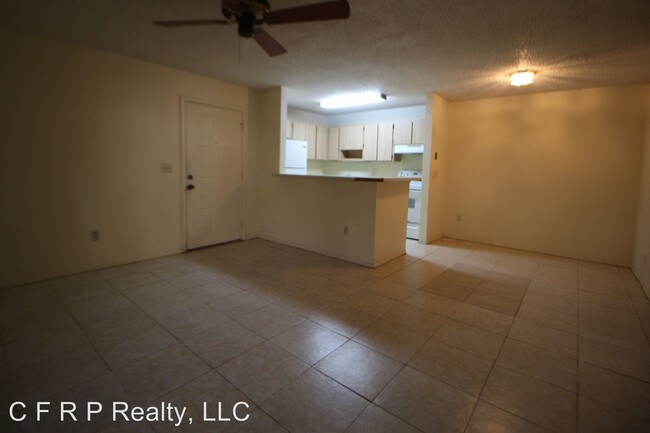 Foto del edificio - 6012 Laketree Ln