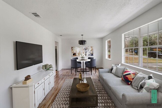 Foto del edificio - Full Renovated  4 Bed/2 Bath Oasis in Geor...
