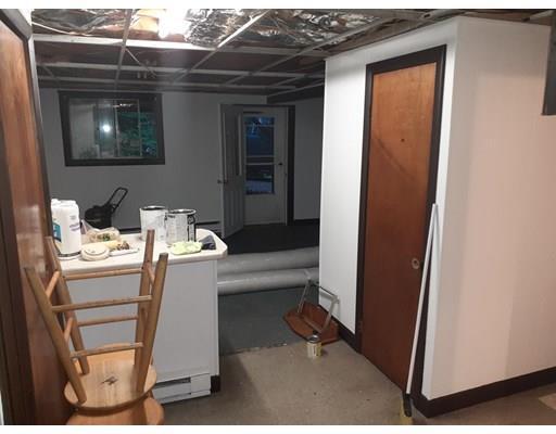 Building Photo - 4 Deer Run Ln
