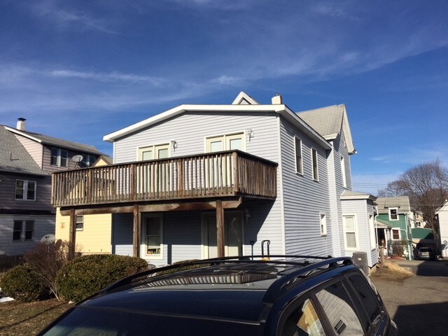 Off street parking and 2nd floor deck - 222 St Charles St