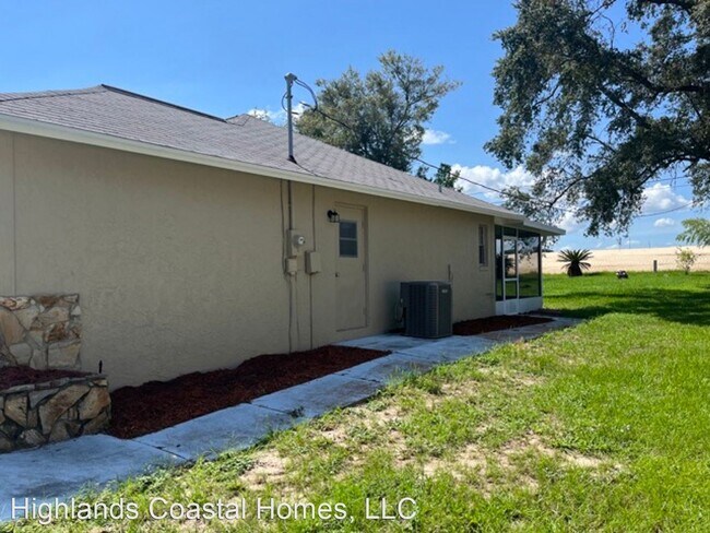 Building Photo - 2 br, 1.5 bath House - 56 New Florida Ave.