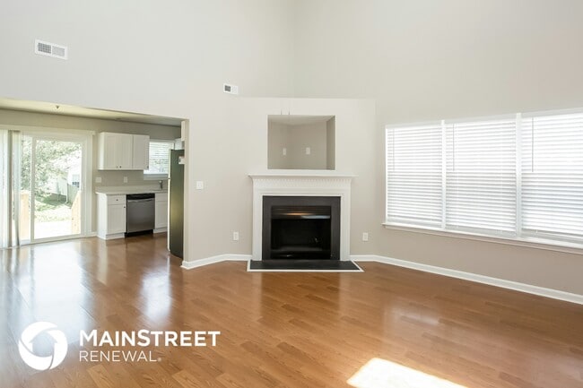 Building Photo - 780 Sir Raleigh Dr