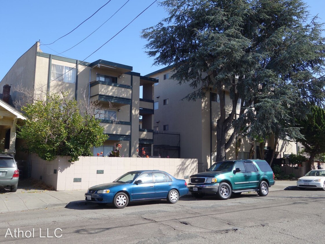 Primary Photo - 1530 6th Ave