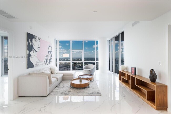 Foto del edificio - 851 NE 1st Ave