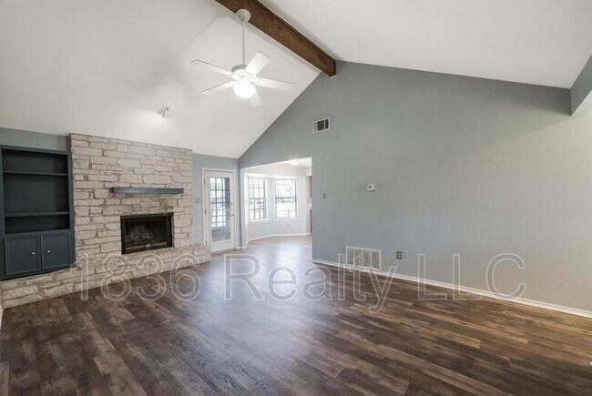 Building Photo - 506 Yucca Dr
