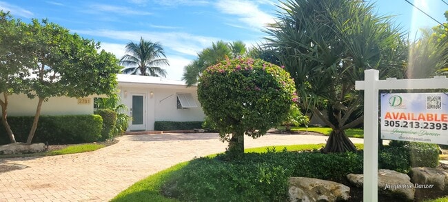 Front of the House - 2781 NE 23rd Ct