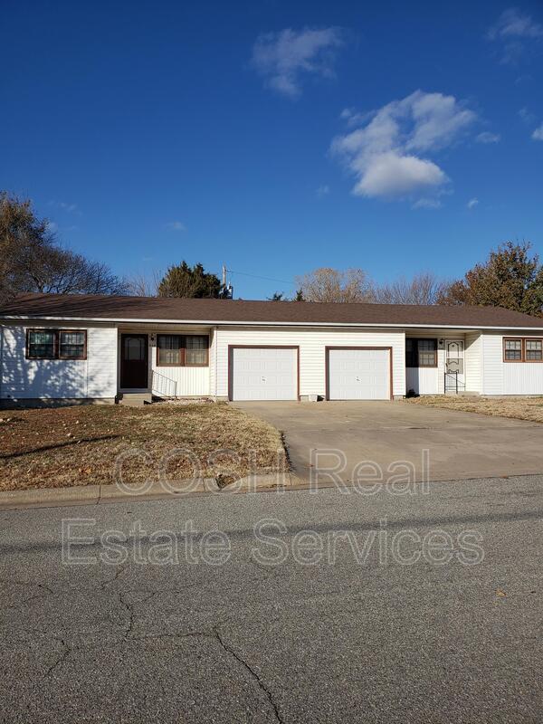 804 SE 4th St, Newton, KS 67114 House Rental in Newton, KS