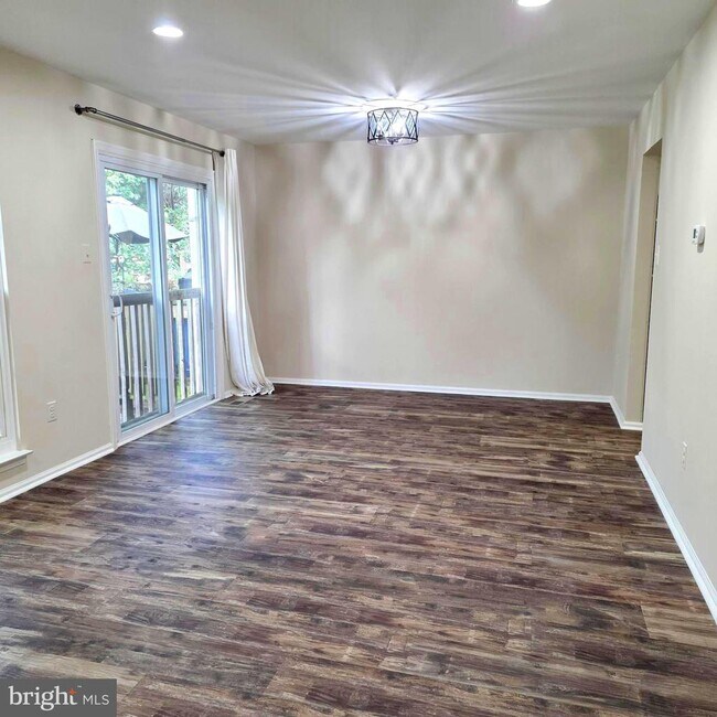 Foto del edificio - 17325 Sandy Knoll Dr