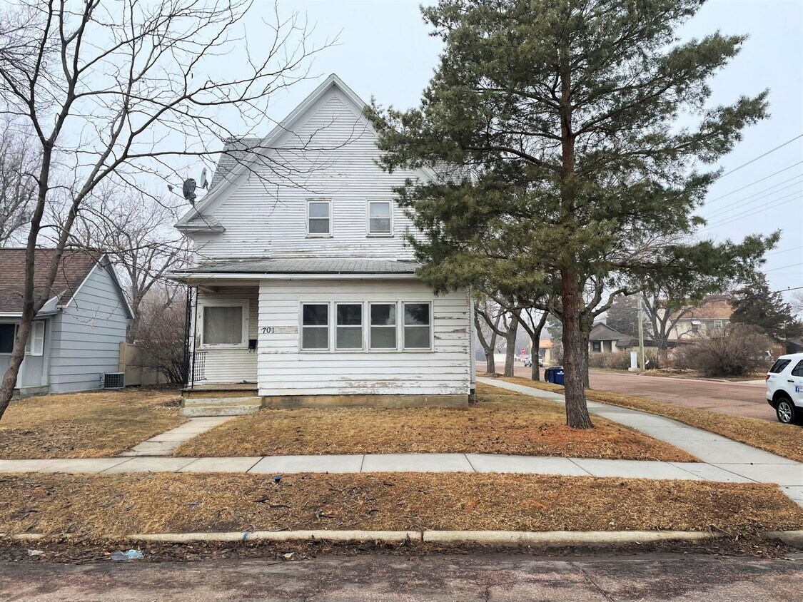 701 S Duff St Unit 2, Mitchell, SD 57301 Room for Rent in Mitchell