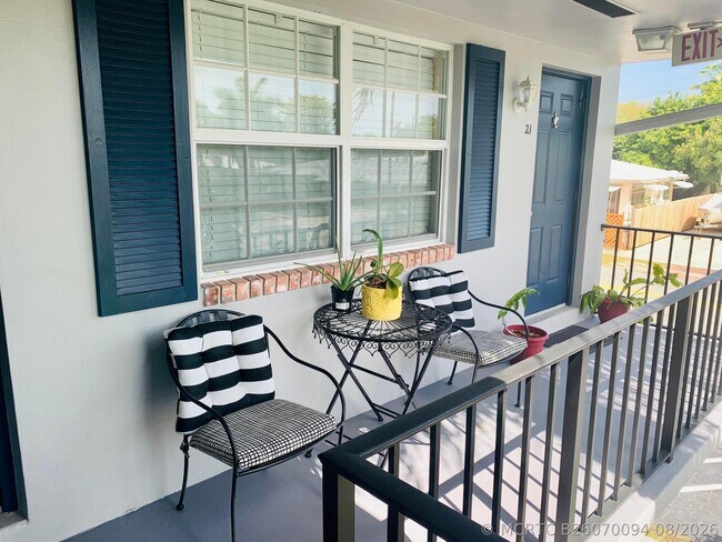 Foto del edificio - 2701 Middle River Dr