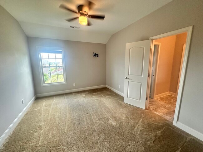 Foto del edificio - 1826 Shadyside Ln