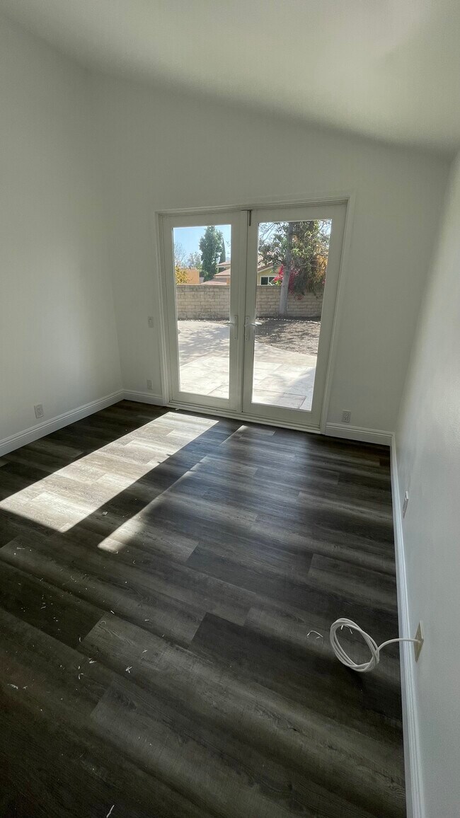 Foto del edificio - 3147 Sierra Dr