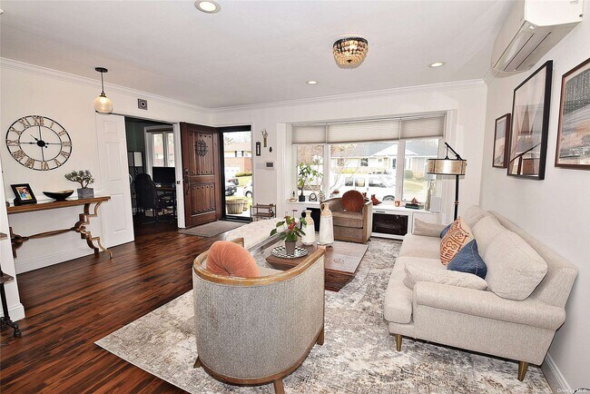 Foto del edificio - 23 Birchwood Park Dr