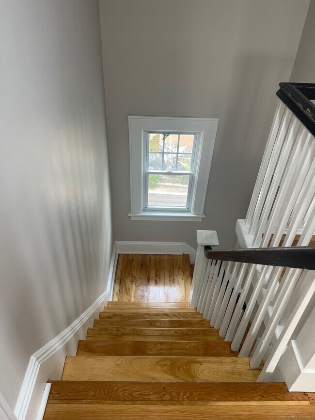 Building Photo - 293 Beechmont Ave