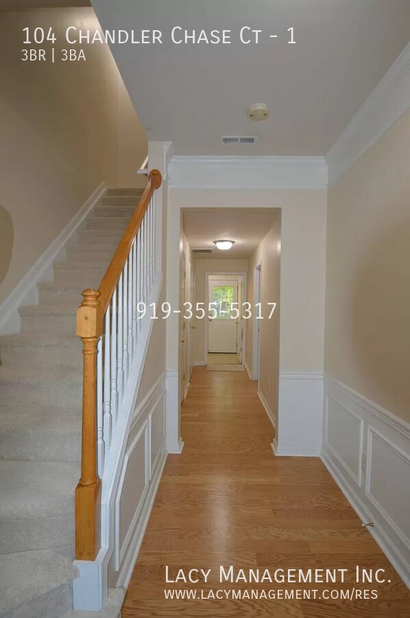 Foto del edificio - 104 Chandler Chase Ct