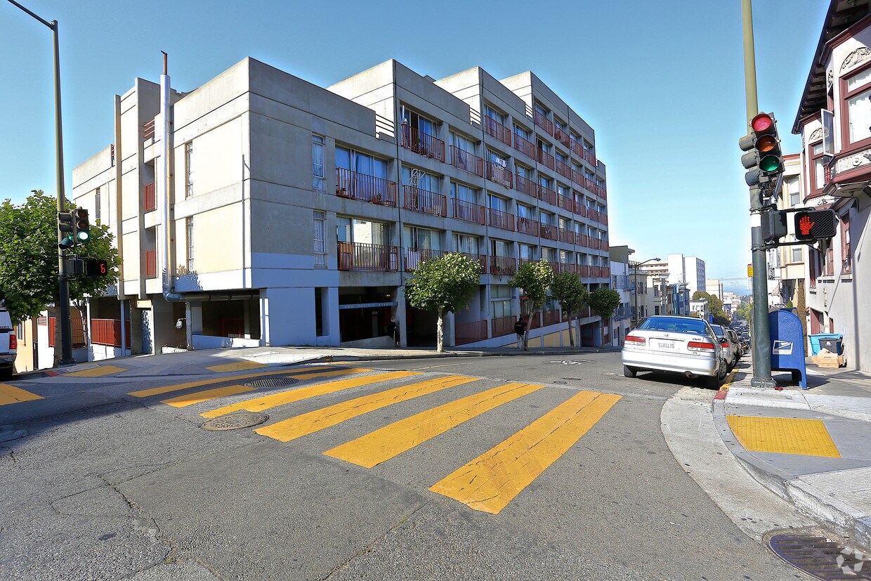 Foto del edificio - 990 Pacific Ave