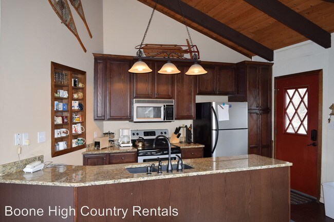 Foto del edificio - 123 Lower Grouse Ridge Rd