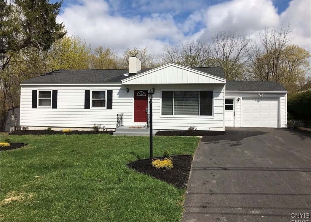 Primary Photo - 100 Mott Rd