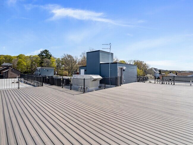 Foto del edificio - 249 Corey Rd