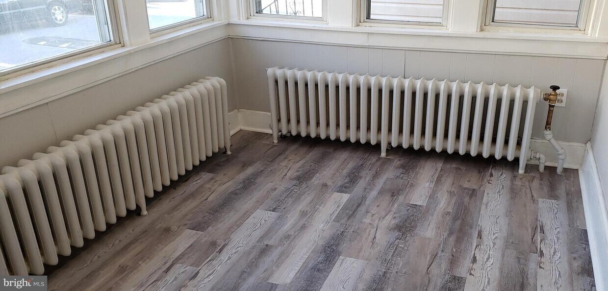 1016 Washington Ave, Marcus Hook, PA 19061 Townhouse for Rent in