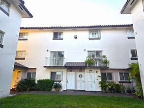 Building Photo - 1100 SW 104th Ct