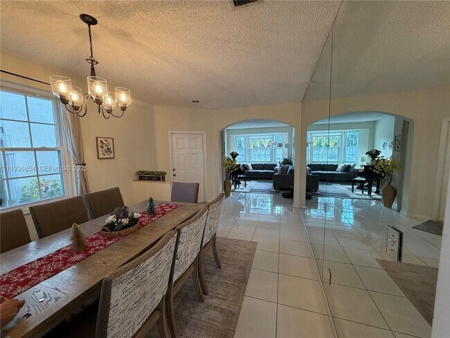 Building Photo - 4908 SW 151st Ave