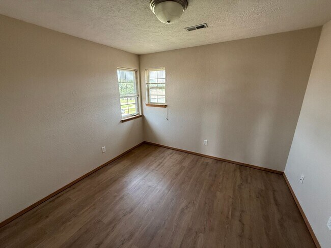 Foto del edificio - 3343 S Hillcrest Ave