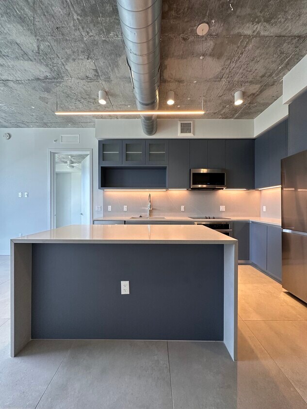 Foto principal - 142 NW 31st St