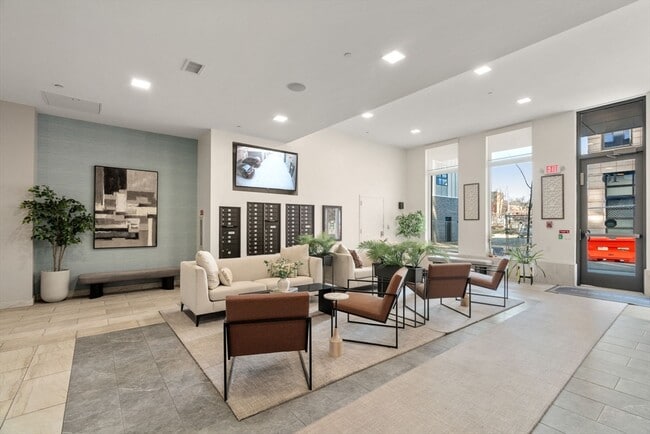 Building Photo - 10 Taber St