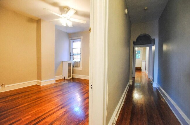 Foto del edificio - 3133 N Calvert St