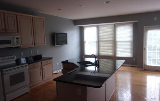 Building Photo - 205 Stonebrooke Ct