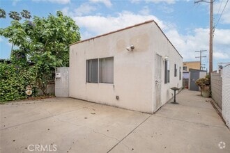 Building Photo - 1329 Linden Ave