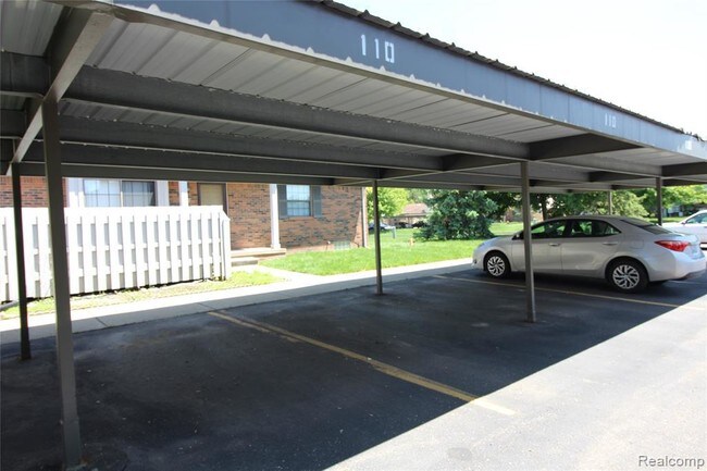 Building Photo - 43628 Arbor Way W