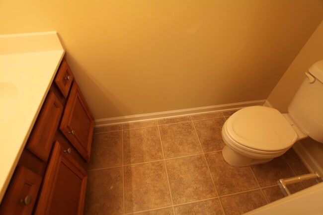 Building Photo - 2123 Cobblestone Dr