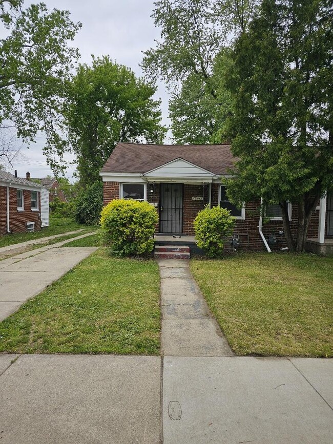 Building Photo - 15143 Evergreen Rd