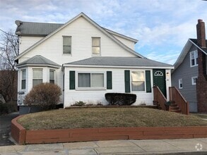 Building Photo - 40 Morton Ave