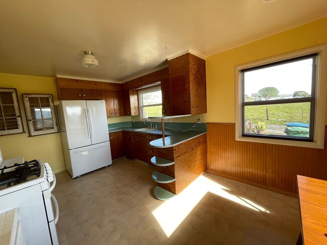 Building Photo - Sweet 3/1 Country Home - 1787 Spring Hill ...