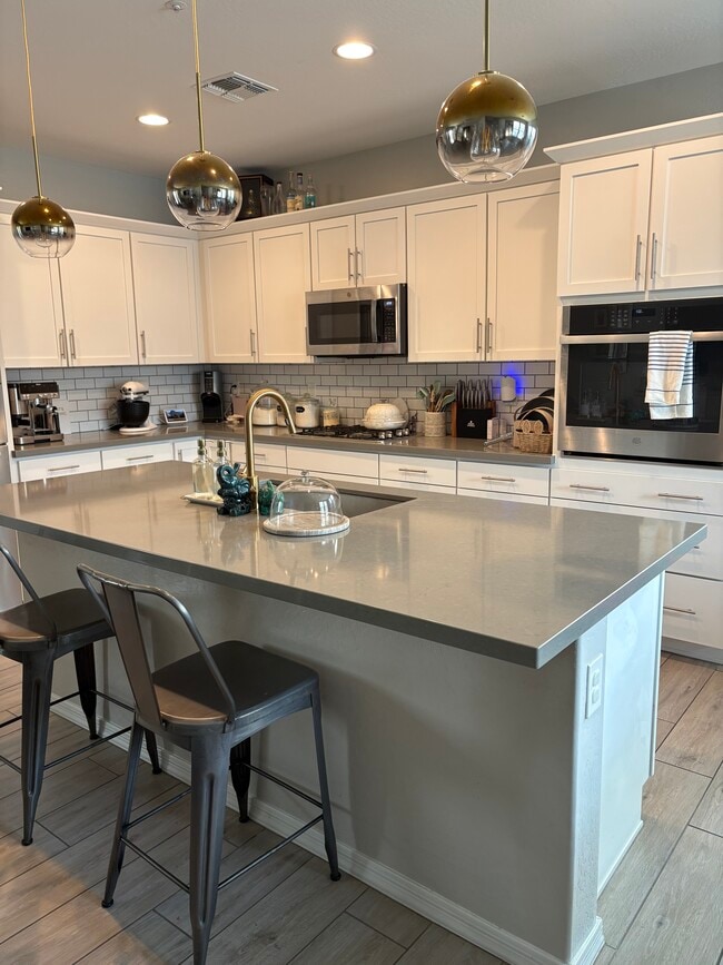 Building Photo - 31530 N 24th Dr