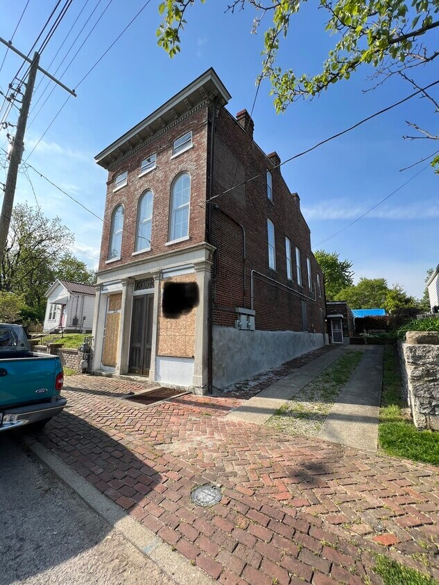 Primary Photo - 2516 Northwestern Pky