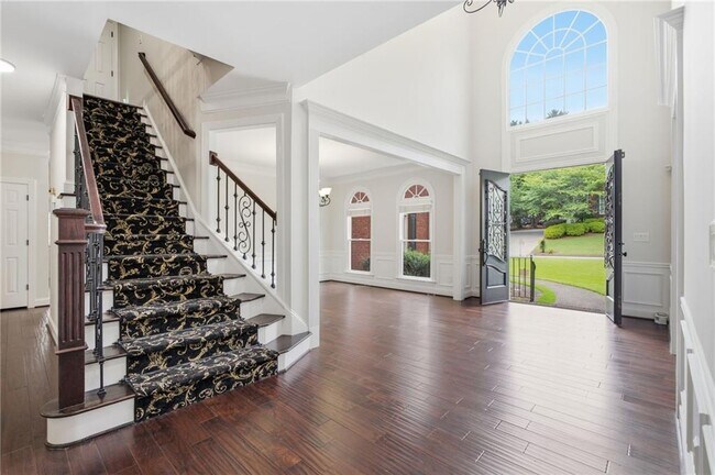 Foto del edificio - 730 Rose Creek Cir